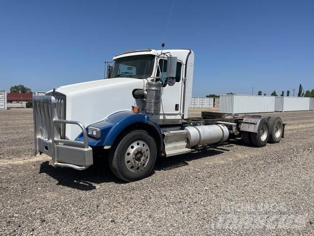 Kenworth T800 牵引车