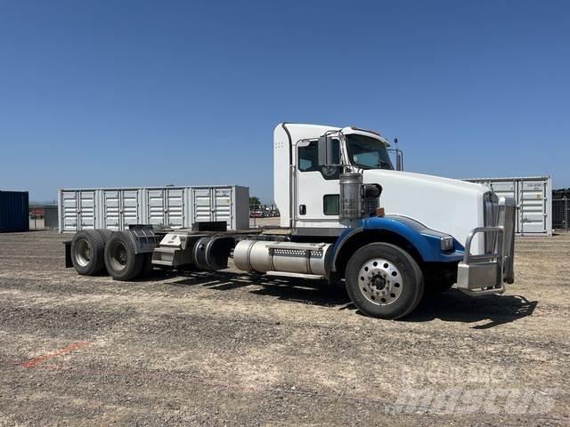 Kenworth T800 牵引车