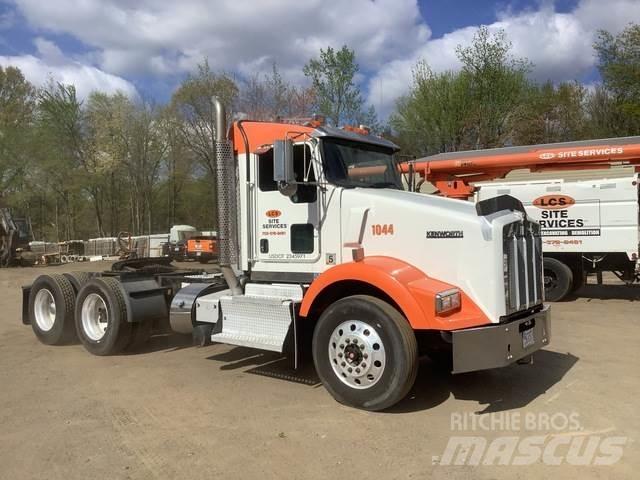 Kenworth T800 牵引车