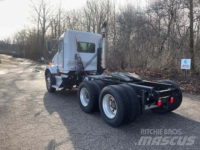 Kenworth T800 牵引车