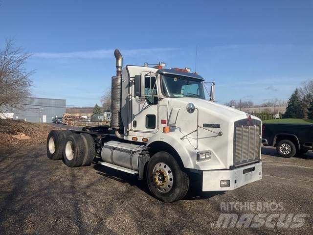 Kenworth T800 牵引车
