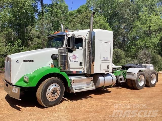 Kenworth T800 牵引车