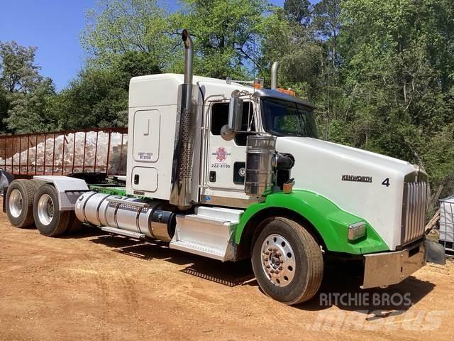 Kenworth T800 牵引车