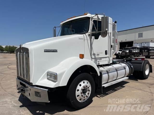 Kenworth T800 牵引车