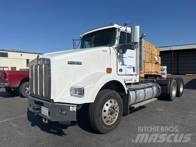 Kenworth T800 牵引车
