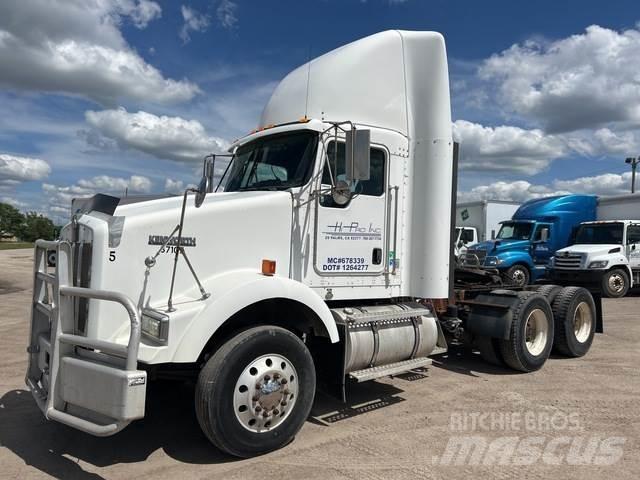 Kenworth T800 牵引车