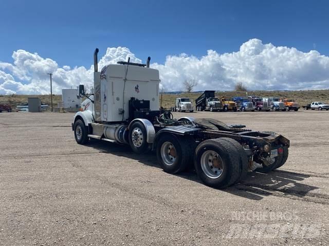 Kenworth T800 牵引车
