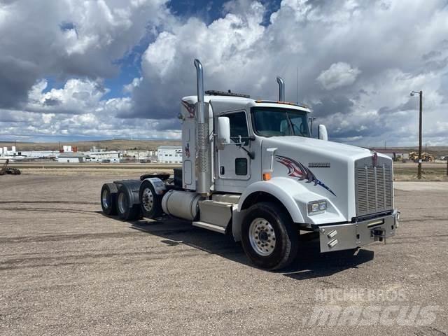 Kenworth T800 牵引车