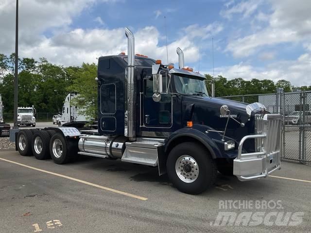 Kenworth T800 牵引车