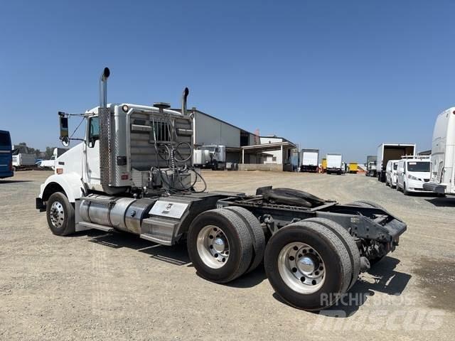 Kenworth T800 牵引车