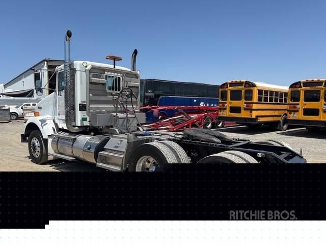Kenworth T800 牵引车