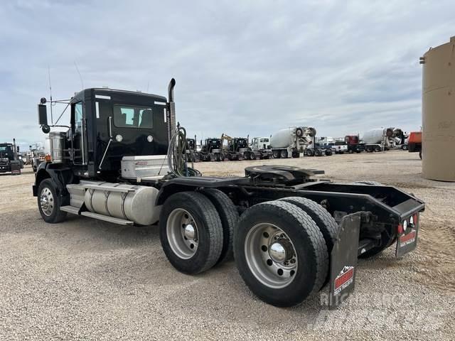 Kenworth T800 牵引车