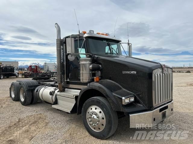 Kenworth T800 牵引车