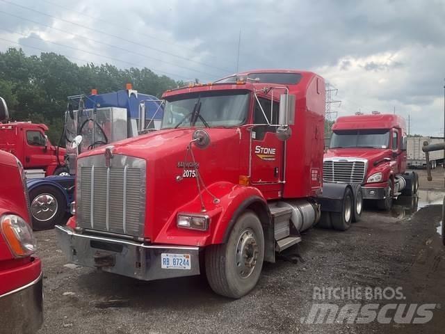 Kenworth T800 牵引车