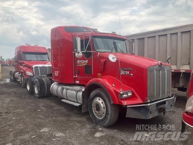 Kenworth T800 牵引车