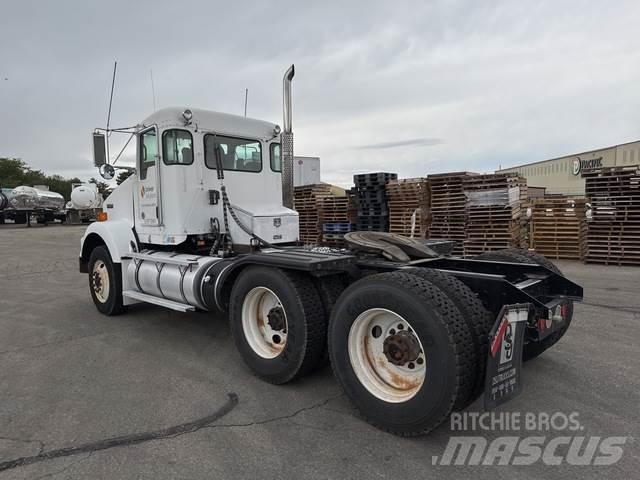 Kenworth T800 牵引车