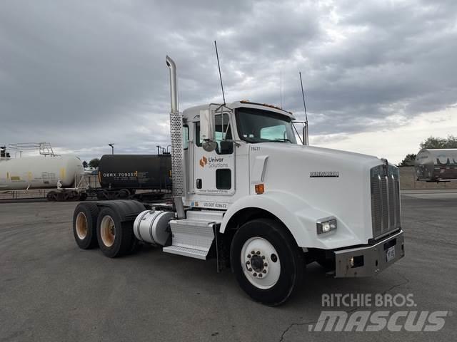 Kenworth T800 牵引车