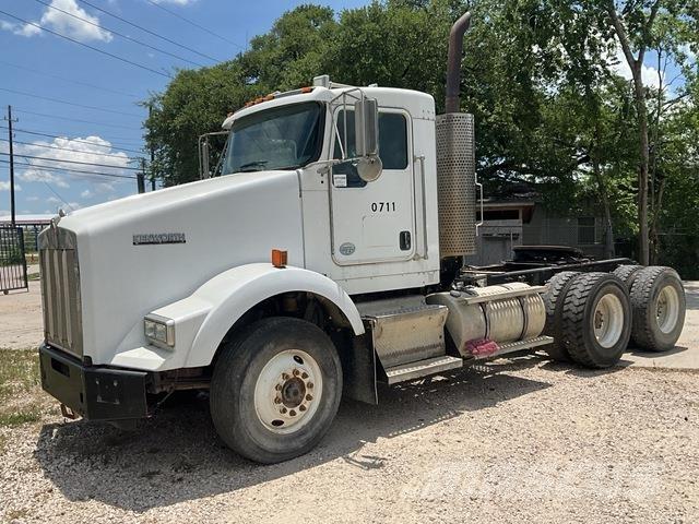 Kenworth T800 牵引车