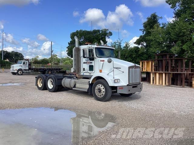 Kenworth T800 牵引车