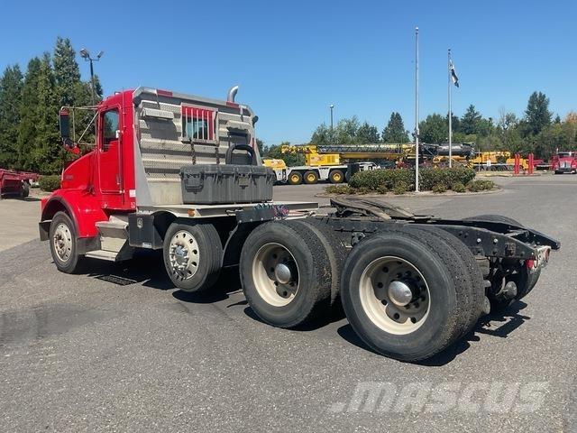 Kenworth T800 牵引车