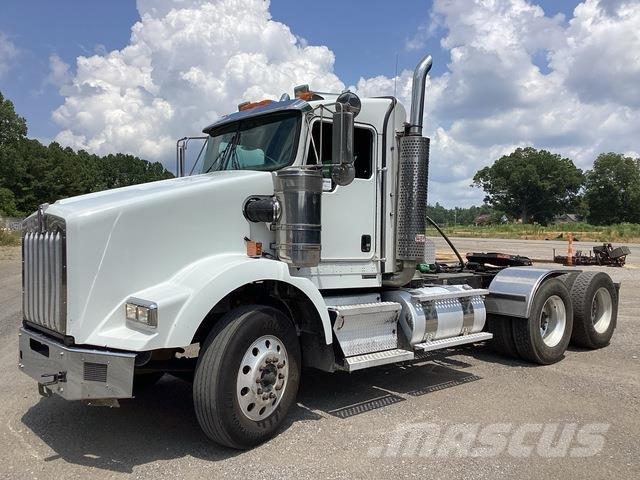 Kenworth T800 牵引车