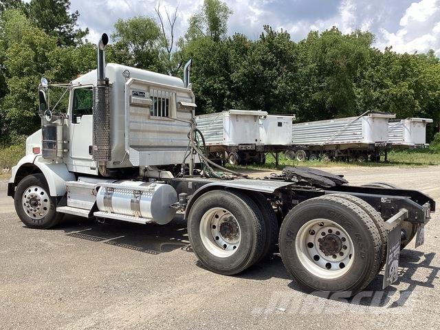 Kenworth T800 牵引车