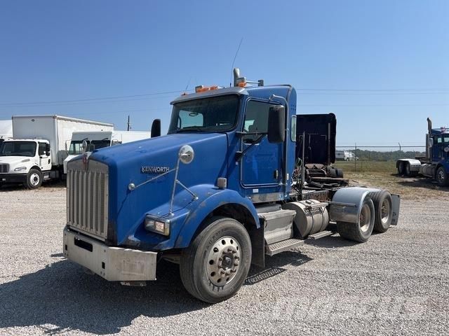 Kenworth T800 牵引车