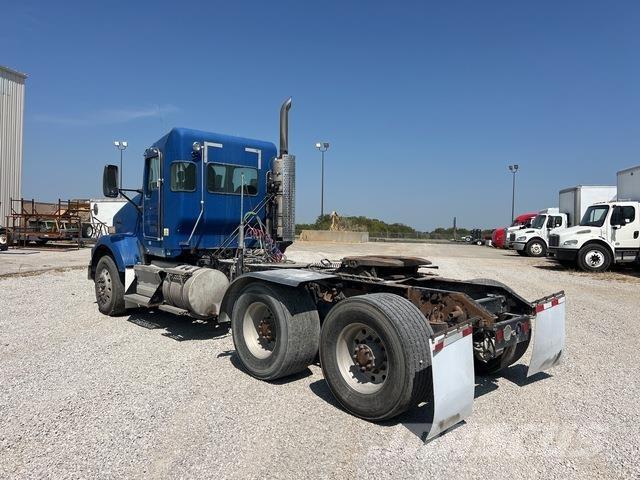 Kenworth T800 牵引车