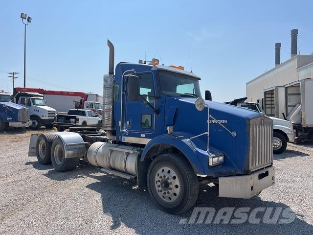 Kenworth T800 牵引车