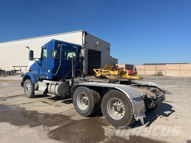 Kenworth T800 牵引车