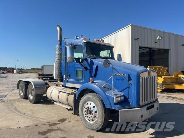 Kenworth T800 牵引车