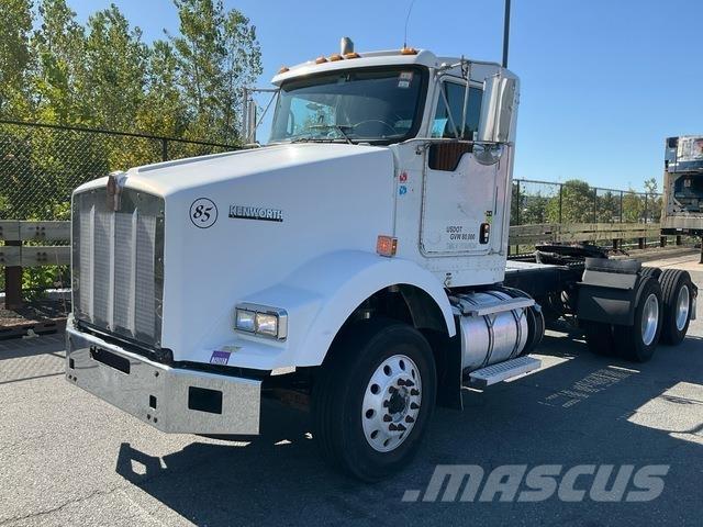 Kenworth T800 牵引车