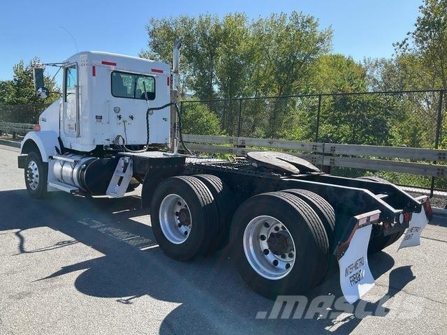 Kenworth T800 牵引车