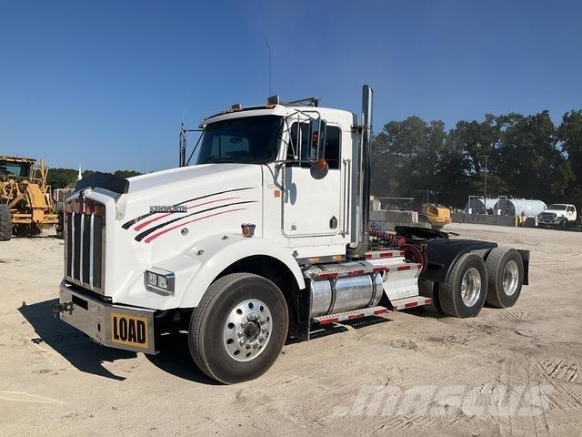 Kenworth T800 牵引车