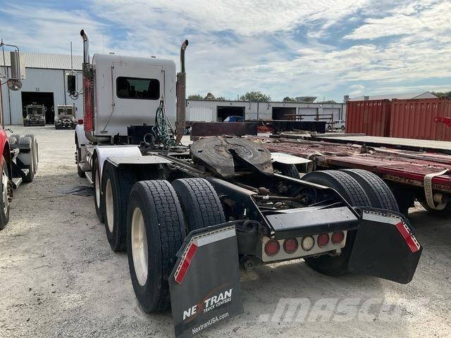 Kenworth T800 牵引车