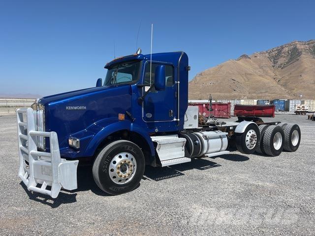 Kenworth T800 牵引车
