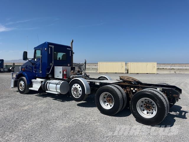 Kenworth T800 牵引车