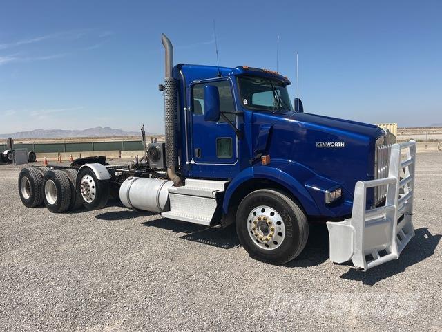 Kenworth T800 牵引车