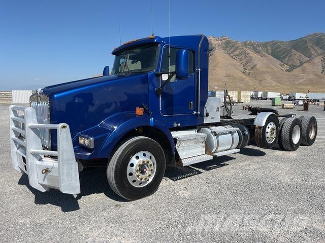 Kenworth T800 牵引车