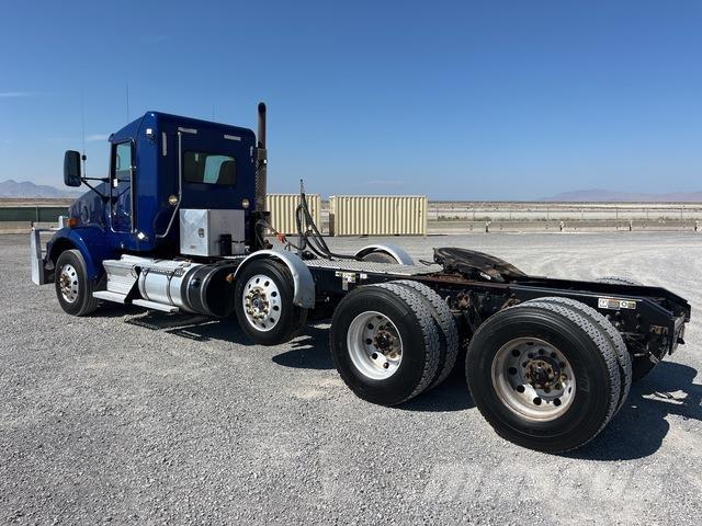 Kenworth T800 牵引车