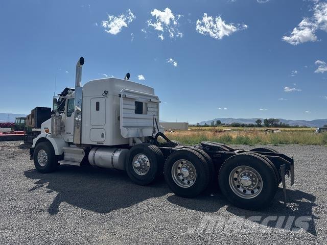 Kenworth T800 牵引车