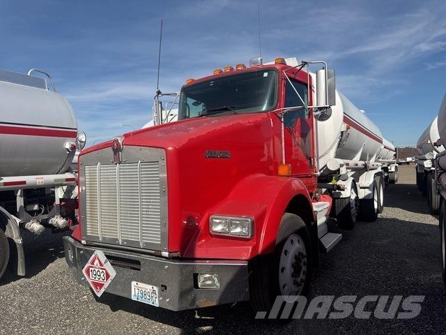 Kenworth T800 油罐车