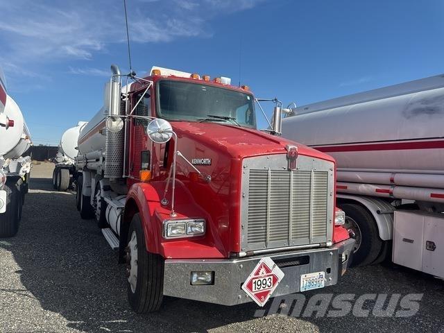 Kenworth T800 油罐车