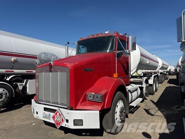 Kenworth T800 油罐车