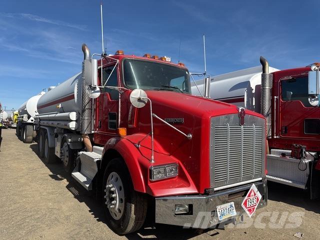 Kenworth T800 油罐车