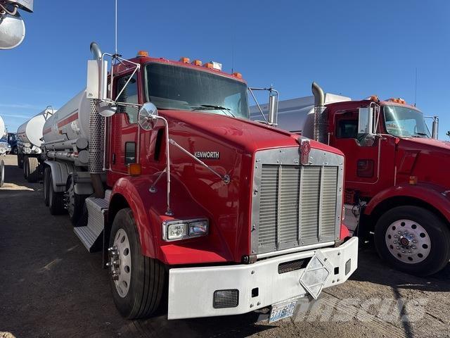 Kenworth T800 油罐车