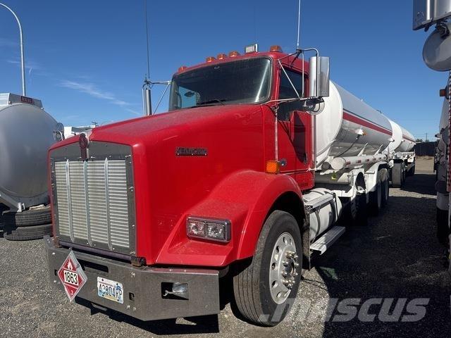 Kenworth T800 油罐车