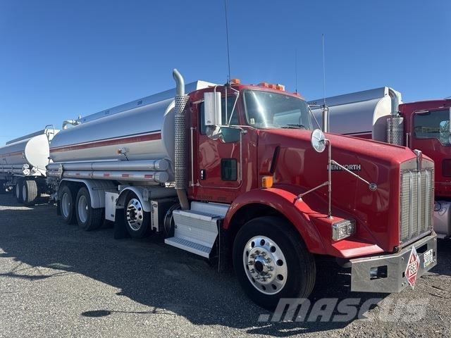 Kenworth T800 油罐车