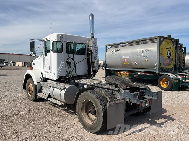 Kenworth T800 牵引车