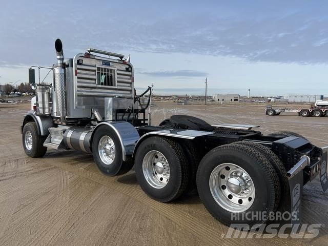 Kenworth T800W 牵引车